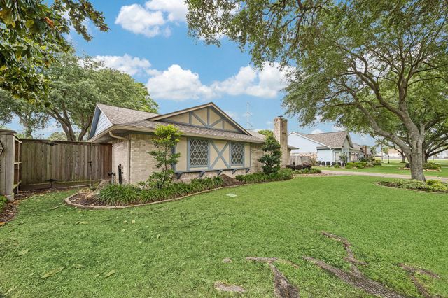 2214 Donegal Court, Deer Park, TX 77536