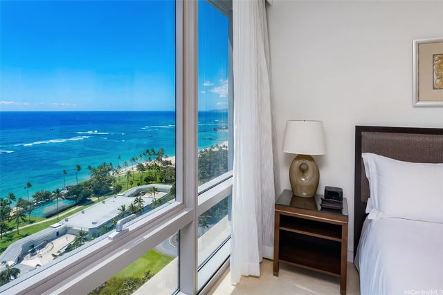 223 Saratoga Road 2410, Honolulu, HI 96815