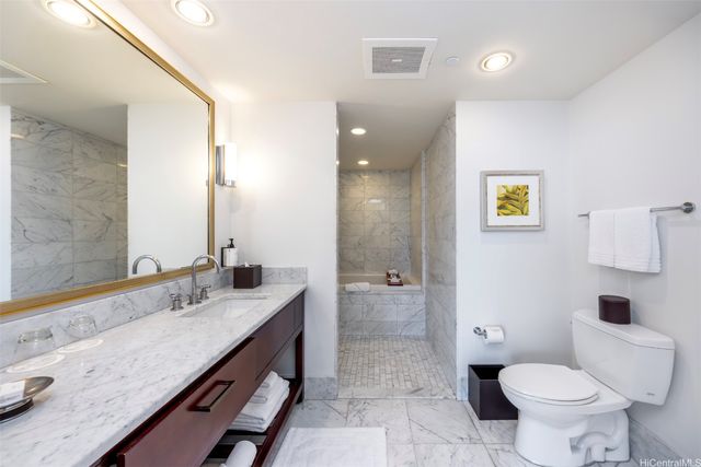 223 Saratoga Road 2410, Honolulu, HI 96815