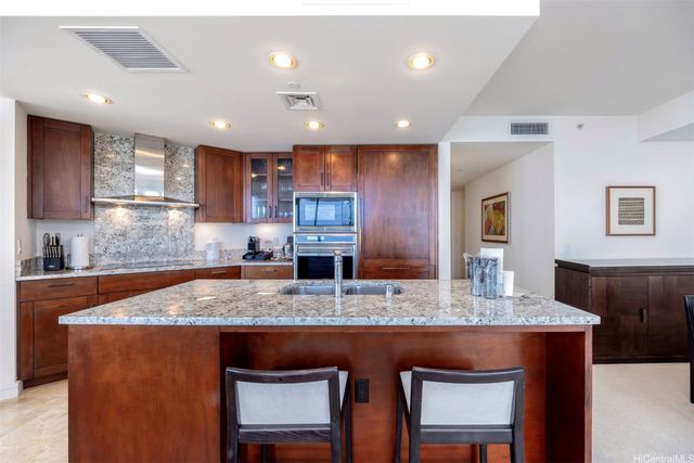 223 Saratoga Road 2410, Honolulu, HI 96815
