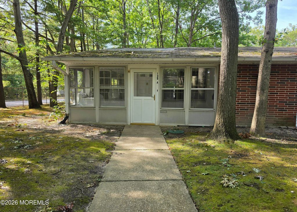 139A Farrington Court, Lakewood, NJ 08701