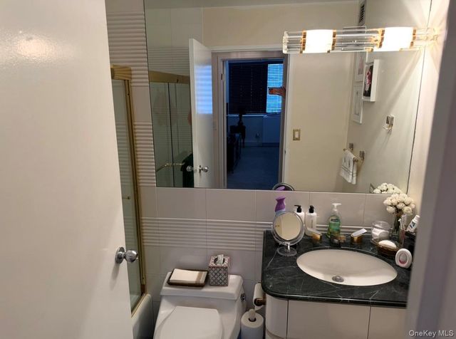 1 BAY CLUB Drive 12 F, Bayside, NY 11360