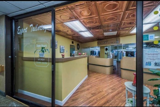 1 BAY CLUB Drive 12 F, Bayside, NY 11360