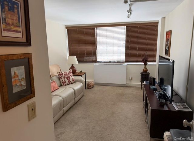 1 BAY CLUB Drive 12 F, Bayside, NY 11360