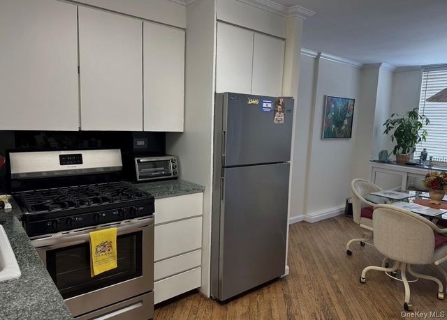 1 BAY CLUB Drive 12 F, Bayside, NY 11360