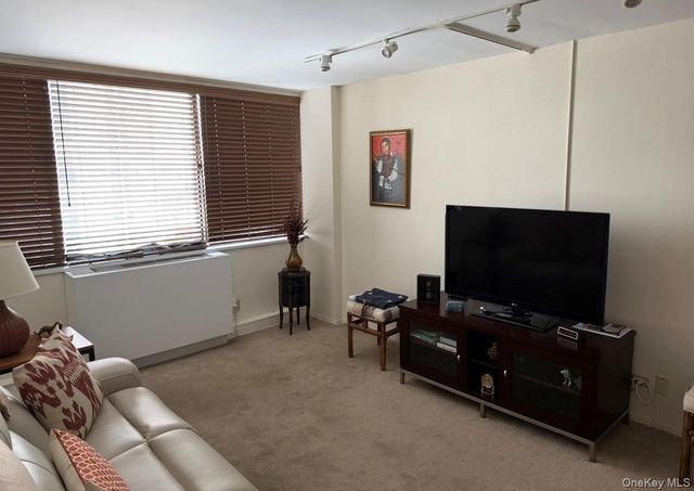 1 BAY CLUB Drive 12 F, Bayside, NY 11360