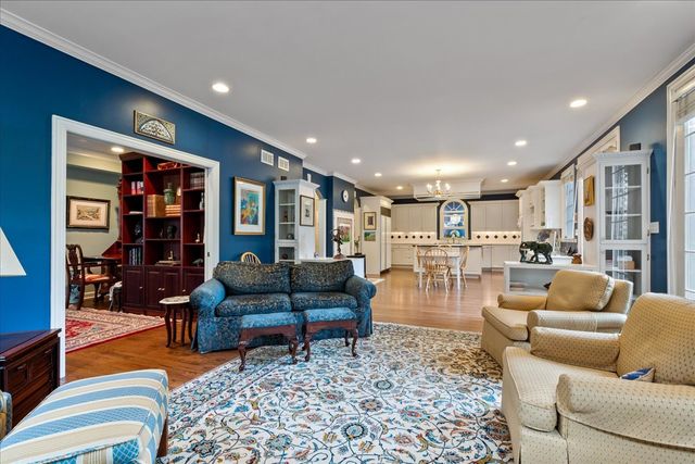 9035 Keystone Avenue, Skokie, IL 60076