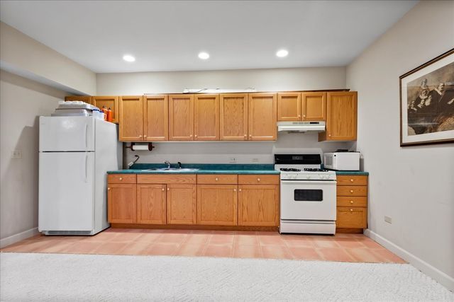 9035 Keystone Avenue, Skokie, IL 60076