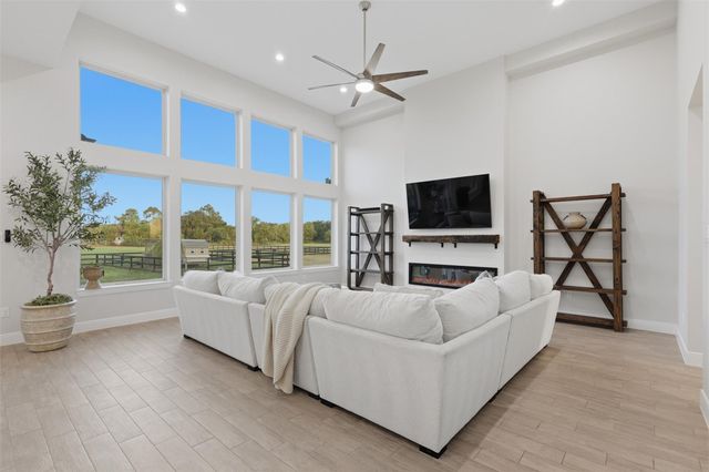 8801 County Road 79, Iowa Colony, TX 77583