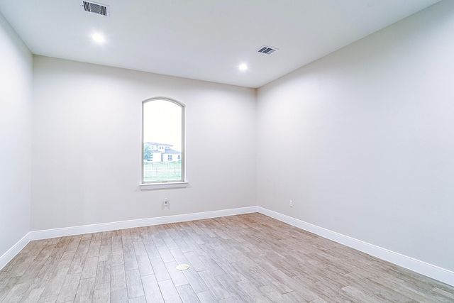 8801 County Road 79, Iowa Colony, TX 77583
