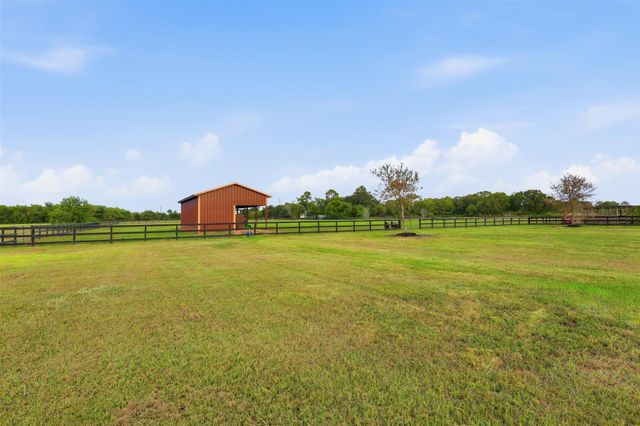 8801 County Road 79, Iowa Colony, TX 77583