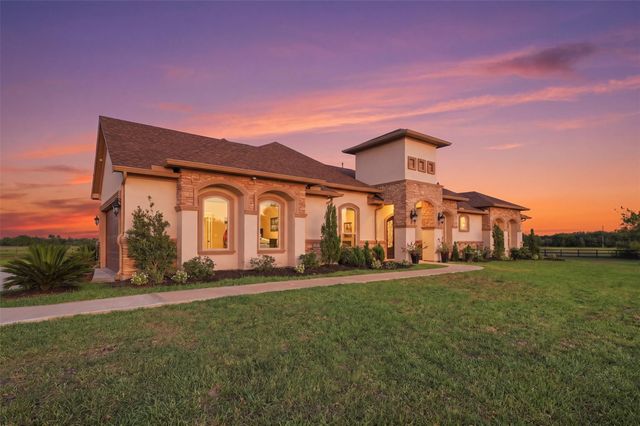 8801 County Road 79, Iowa Colony, TX 77583