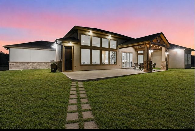 8801 County Road 79, Iowa Colony, TX 77583