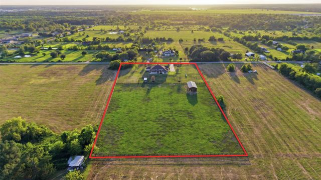 8801 County Road 79, Iowa Colony, TX 77583