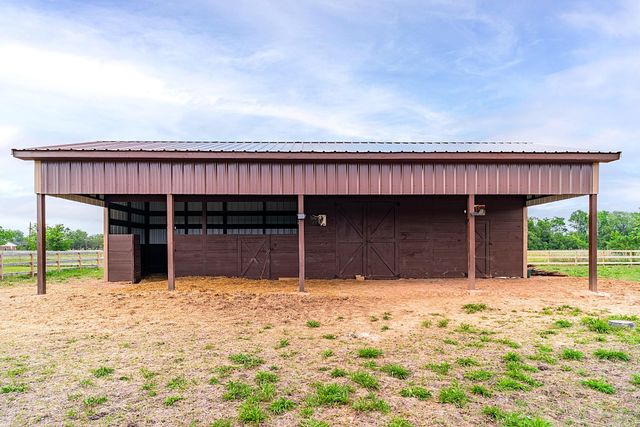 8801 County Road 79, Iowa Colony, TX 77583