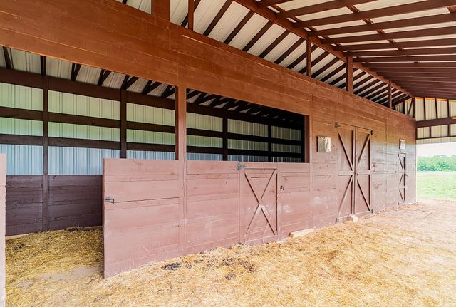 8801 County Road 79, Iowa Colony, TX 77583