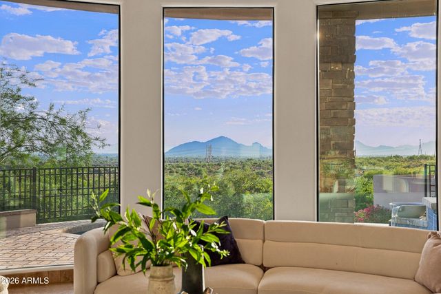 11376 E DREYFUS Avenue, Scottsdale, AZ 85259
