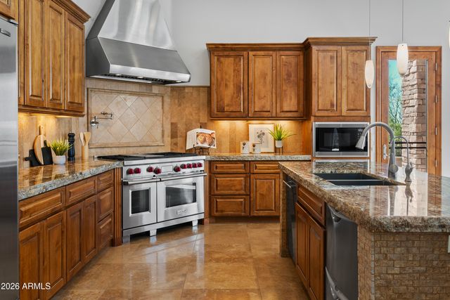11376 E DREYFUS Avenue, Scottsdale, AZ 85259