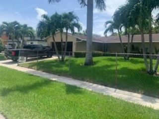1489 N Mangonia Circle, West Palm Beach, FL 33401