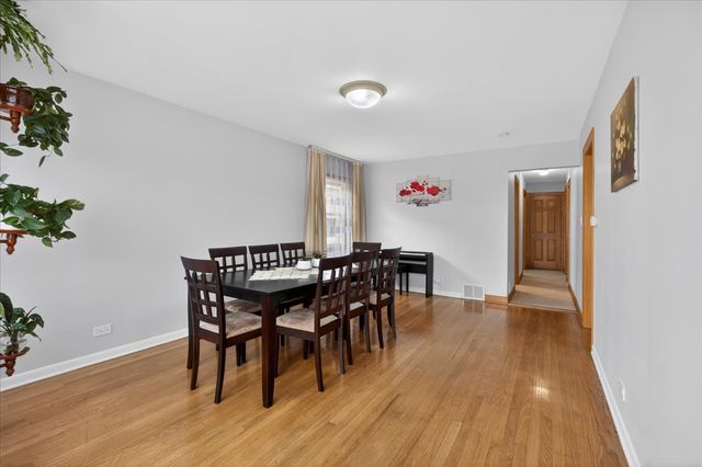 8043 W Irving Park Road, Chicago, IL 60634