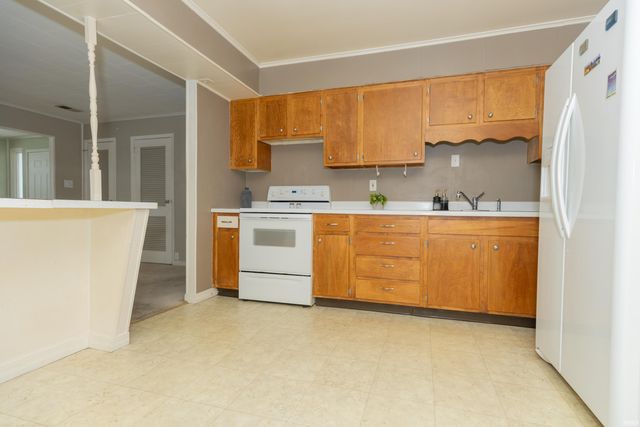 416 Hanover Road, Evansville, IN 47710