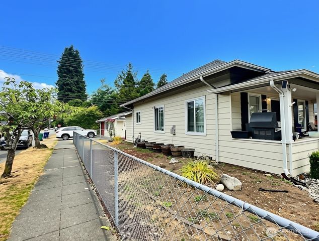 238 S French Avenue, Arlington, WA 98223