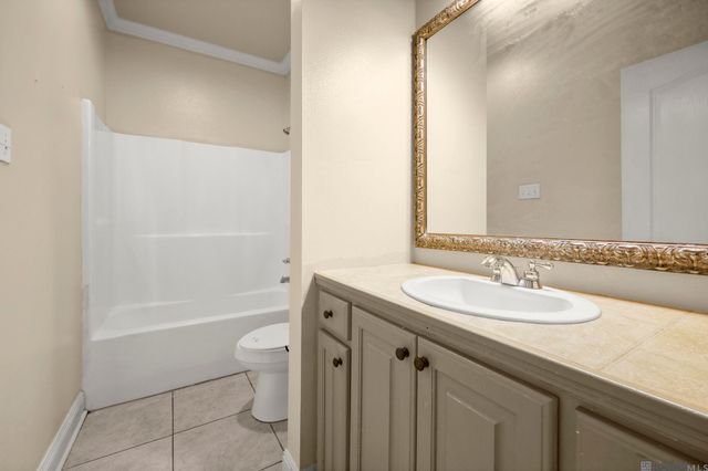 2058 Pointe South Dr, Zachary, LA 70791