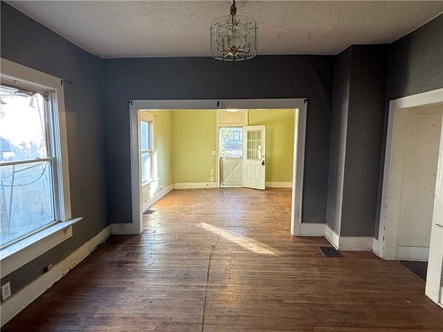 1912 FEDERAL Avenue, Kansas City, KS 66103