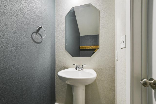 5826 Aviano RD, Round Rock, TX 78665