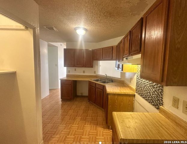 8719 PORT OF CALL DR, San Antonio, TX 78242