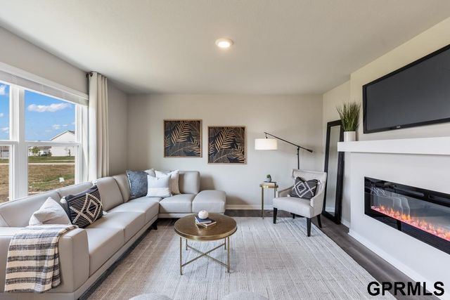 5520 Fenwick Street, Bellevue, NE 68133