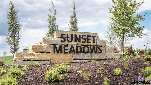 5520 Fenwick Street, Bellevue, NE 68133