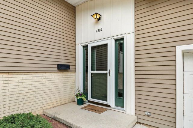1309 Kuhle Drive, Sun Prairie, WI 53590