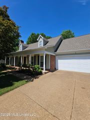 7295 Dogwood Place, Southaven, MS 38671