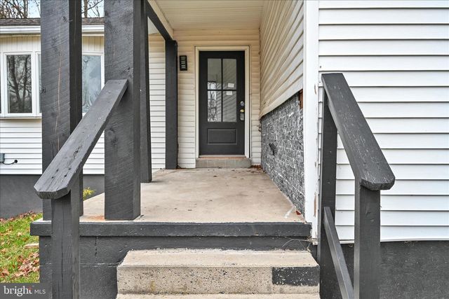 145 N WYLAM ST, Frackville, PA 17931