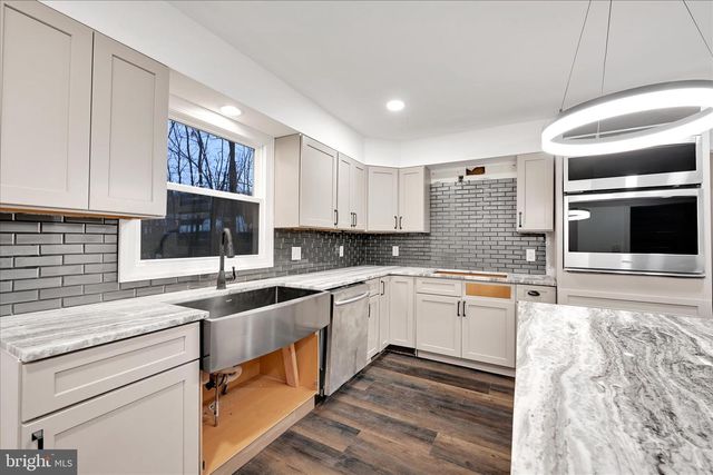 145 N WYLAM ST, Frackville, PA 17931