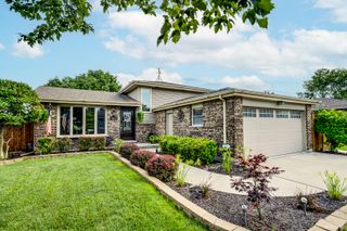 9057 W 169th Place, Orland Hills, IL 60487