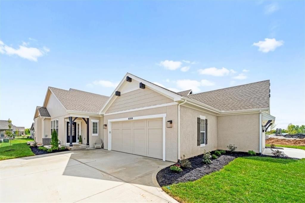 8207 Aurora Street, Lenexa, KS 66220