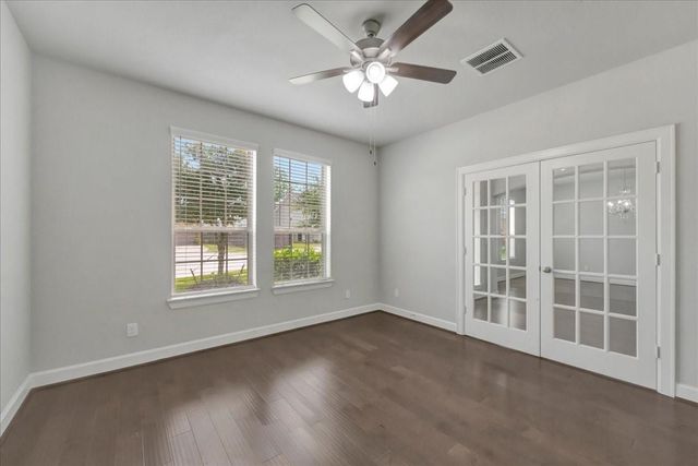 8033 Serenity Drive, Pearland, TX 77584