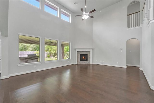 8033 Serenity Drive, Pearland, TX 77584