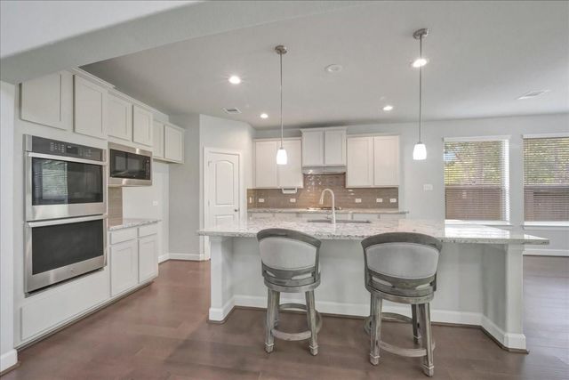 8033 Serenity Drive, Pearland, TX 77584