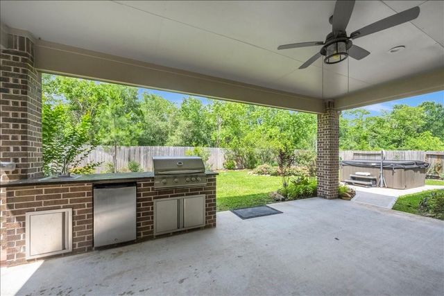 8033 Serenity Drive, Pearland, TX 77584