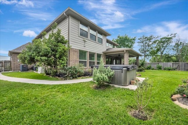 8033 Serenity Drive, Pearland, TX 77584