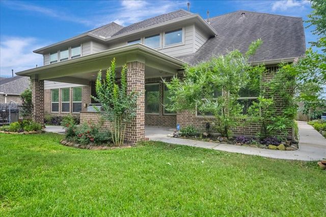 8033 Serenity Drive, Pearland, TX 77584