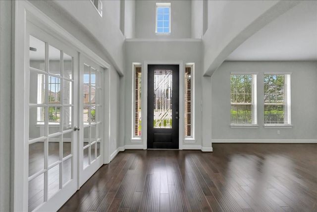 8033 Serenity Drive, Pearland, TX 77584