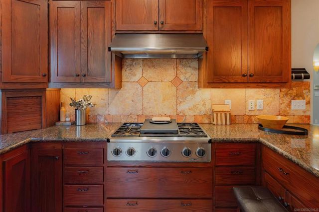 210 E 6th Ave, Escondido, CA 92025