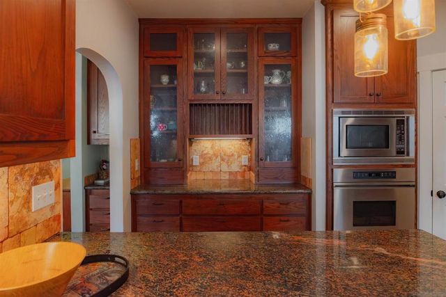 210 E 6th Ave, Escondido, CA 92025