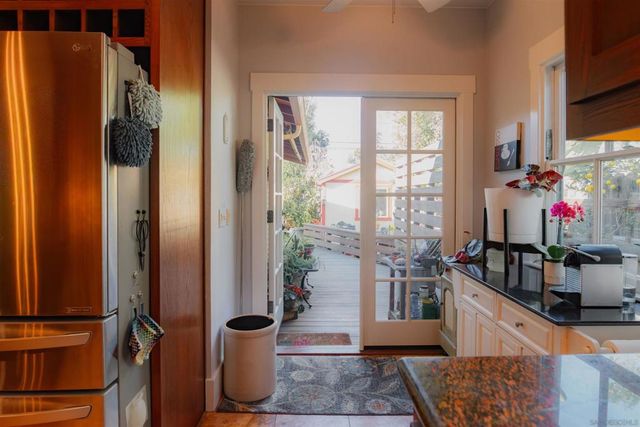 210 E 6th Ave, Escondido, CA 92025