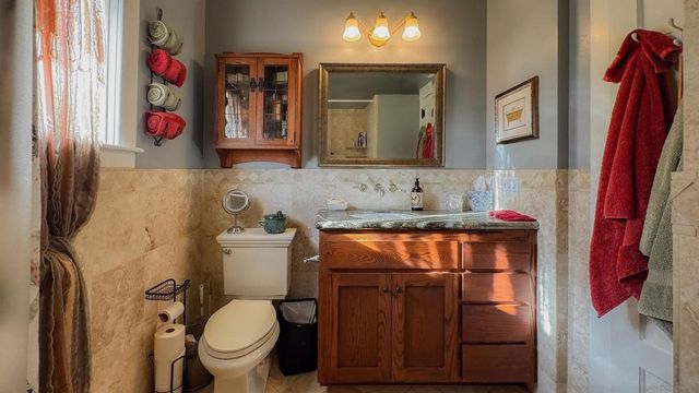 210 E 6th Ave, Escondido, CA 92025