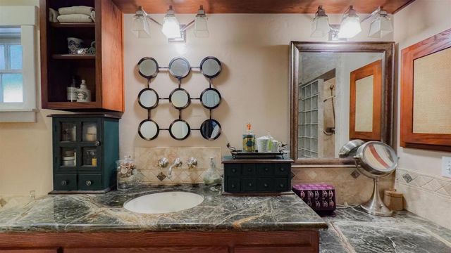 210 E 6th Ave, Escondido, CA 92025